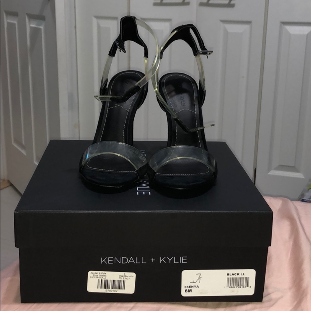 SOLD. Kendall + Kylie heels size 6 New